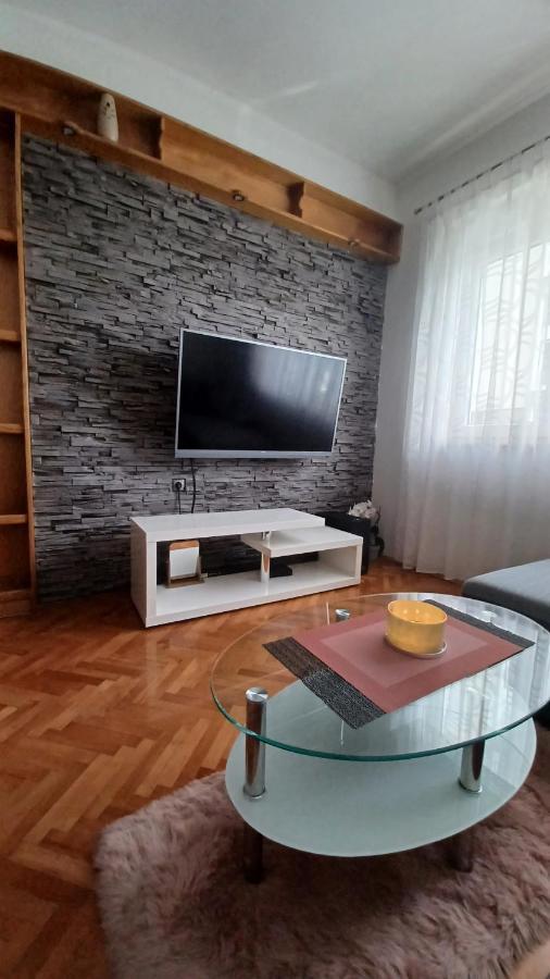 Apartman Dora Apartamento Pula Exterior foto