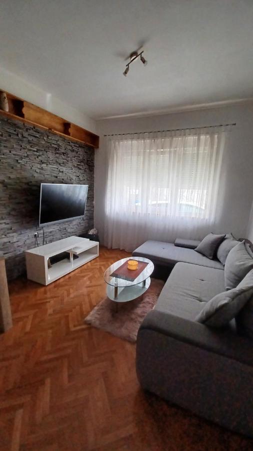Apartman Dora Apartamento Pula Exterior foto