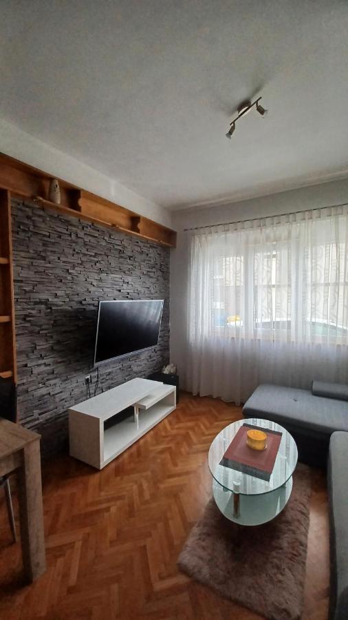 Apartman Dora Apartamento Pula Exterior foto