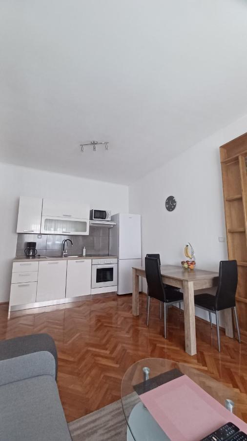 Apartman Dora Apartamento Pula Exterior foto