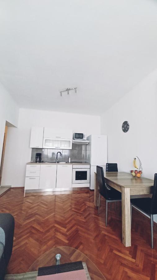 Apartman Dora Apartamento Pula Exterior foto
