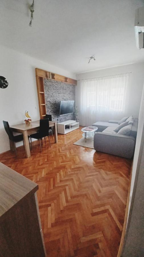 Apartman Dora Apartamento Pula Exterior foto