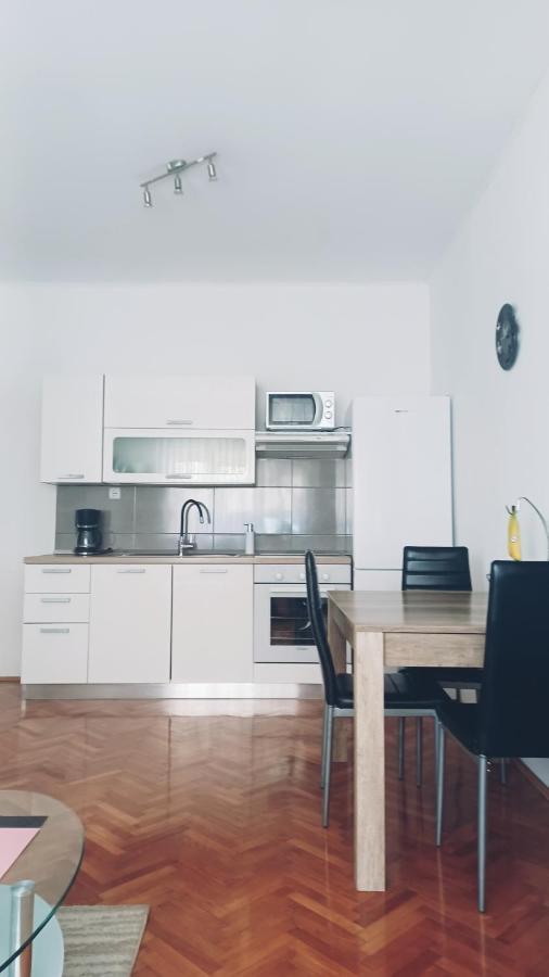Apartman Dora Apartamento Pula Exterior foto